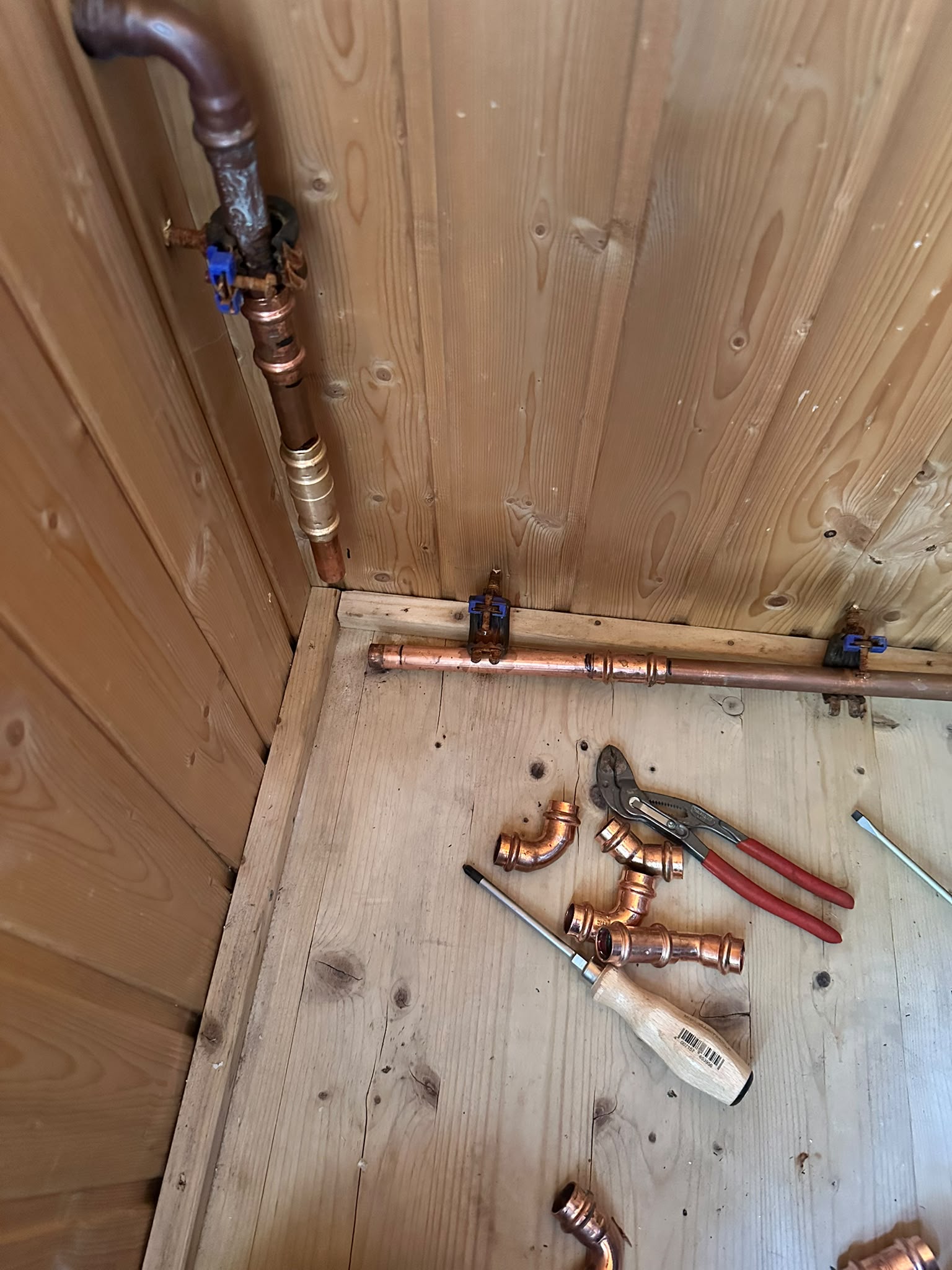 Rohrreparatur nach Wasserschaden
